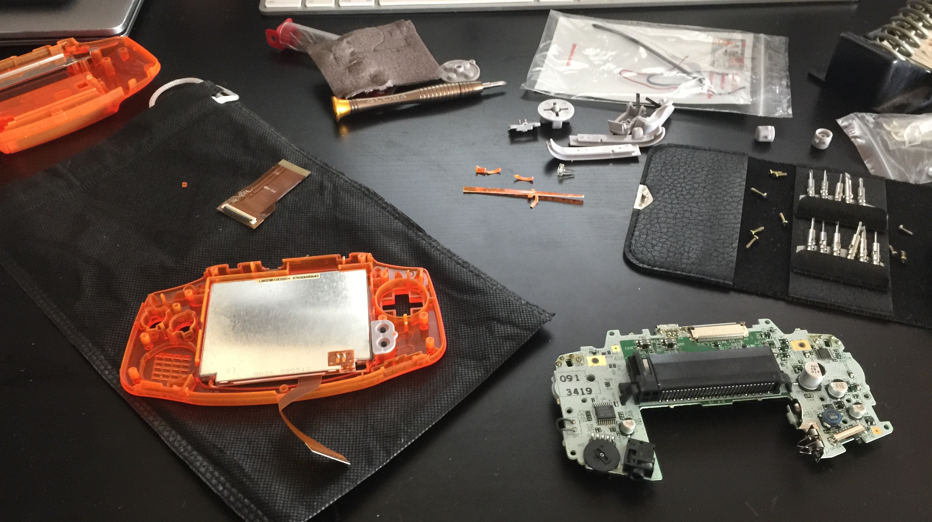 modified gba with backlit screen mod