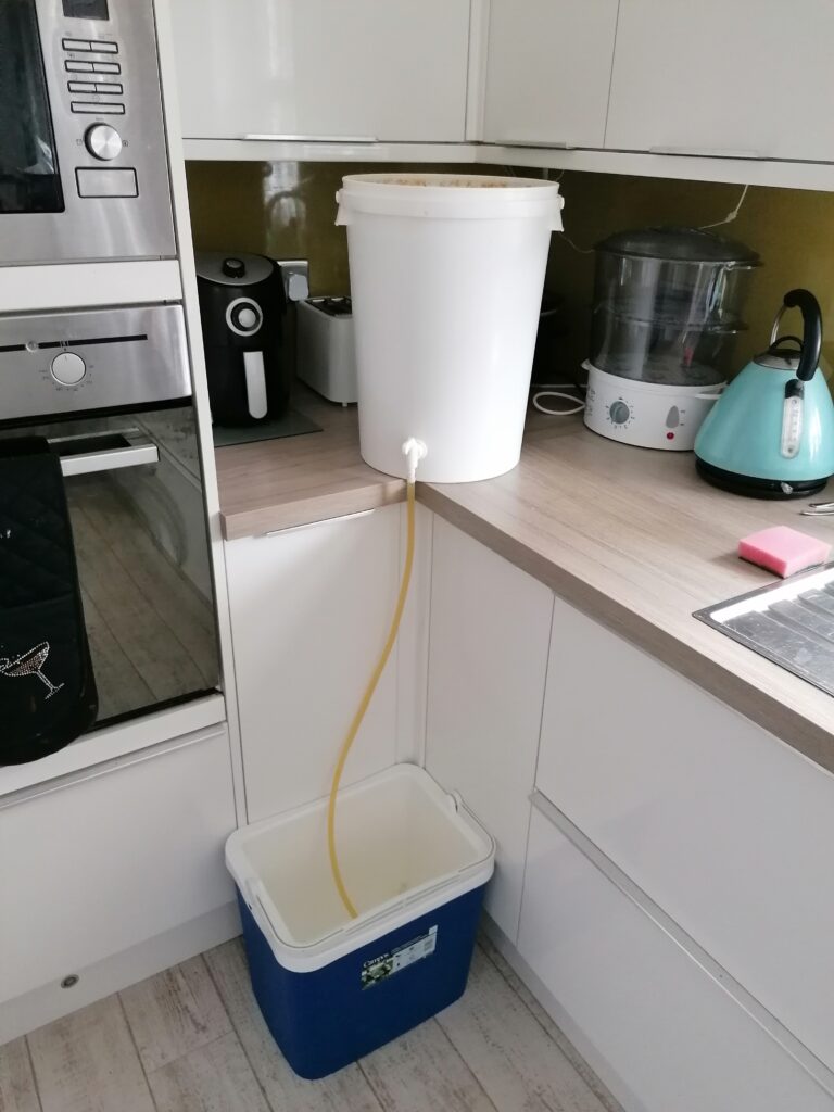 Bottling the homebrew ale
